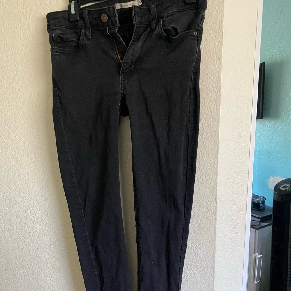 black levi’s ankle jeans